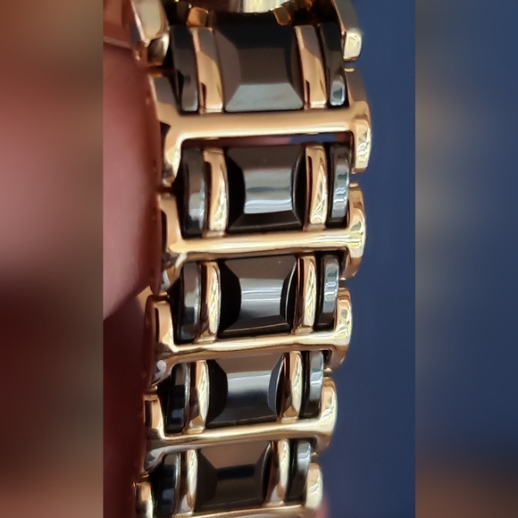 Elgin Women's EG353 Gold-Tone Black Ceramic Crystal Accented Watch. NWT. - Picture 12 of 13